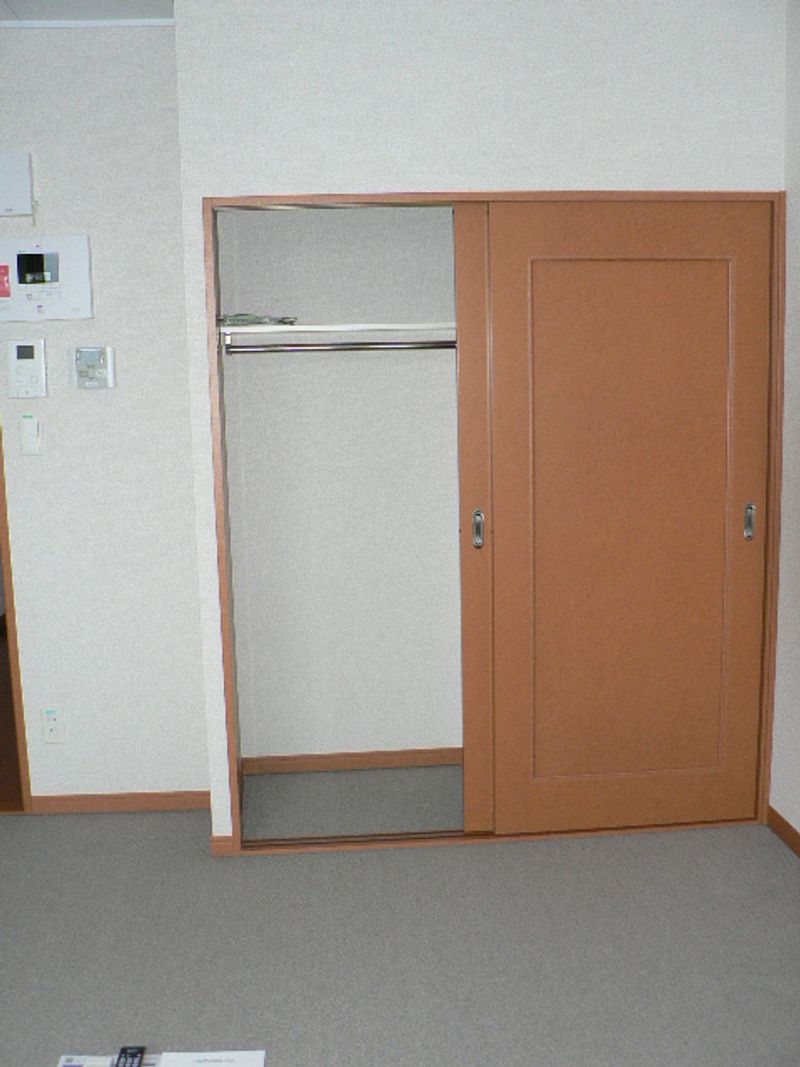レオパレス末広タウニー 収納