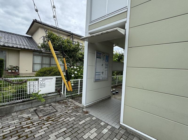 レオパレスすずらん エントランス