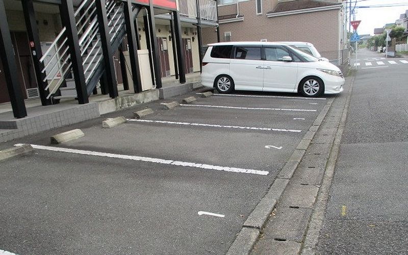 レオパレスｎｏｎｏ 駐車場