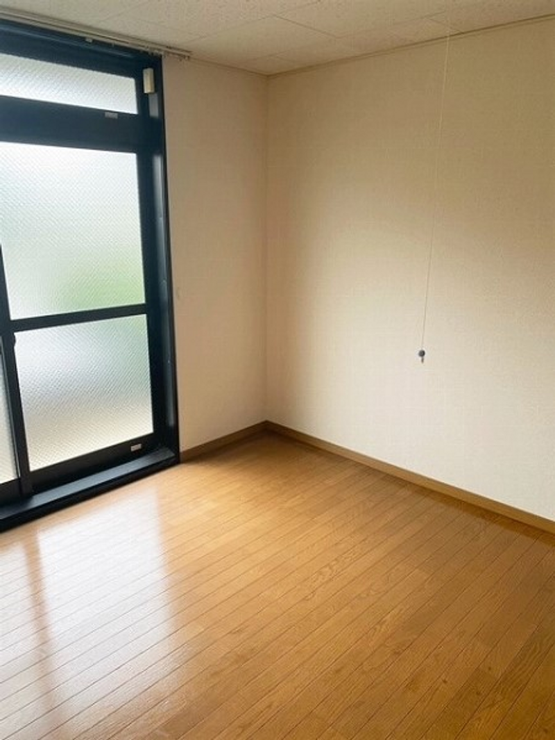 レオパレスリヴェール国母 寝室