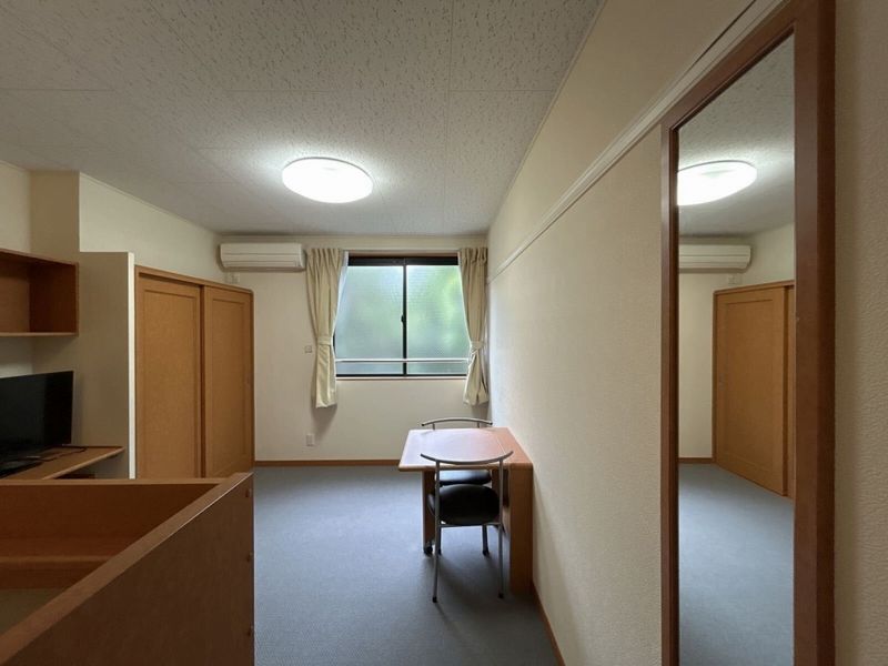 レオパレス西羽貫 居間