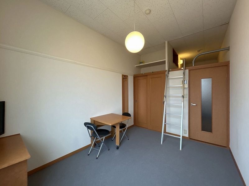 レオパレスプレステージ 居間
