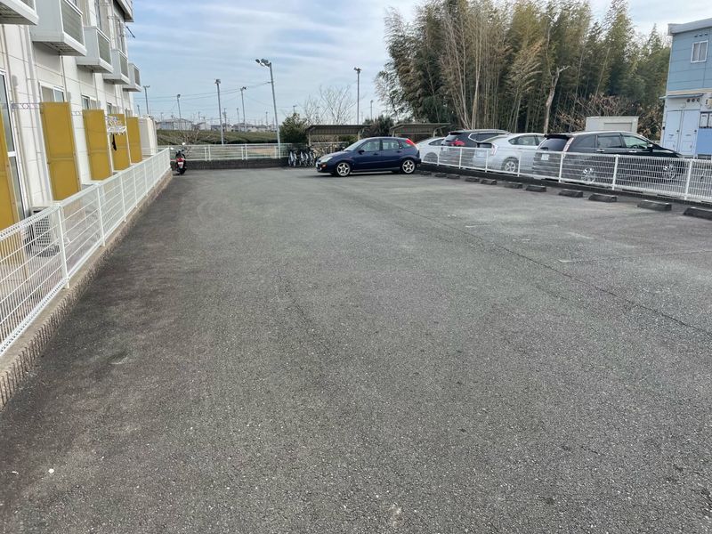 レオパレスセイコーⅠ 駐車場