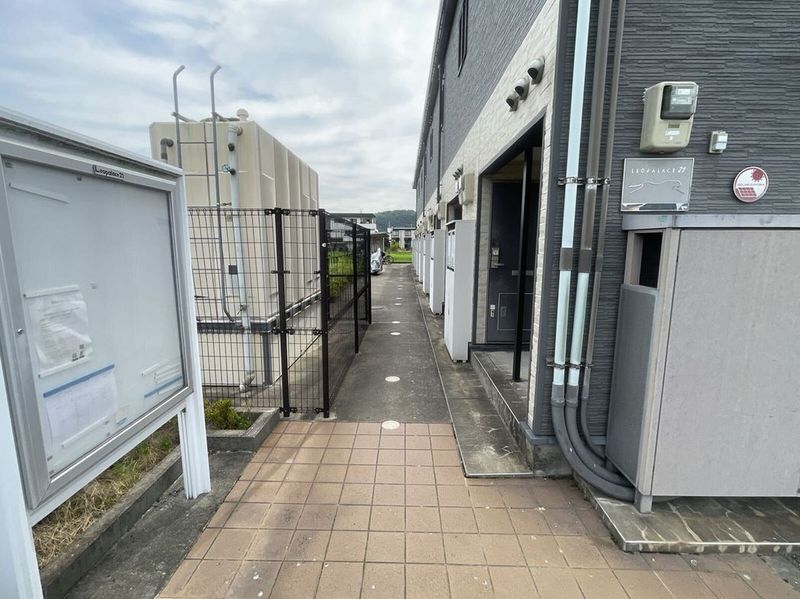 レオパレス実樹 エントランス
