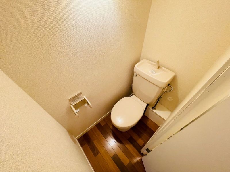 レオパレスシェソワ　美原 トイレ