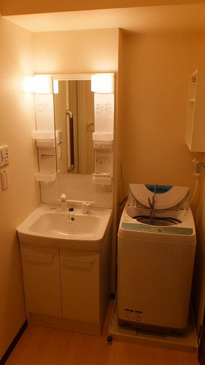 LEONEXT Crest Tenjin Washroom