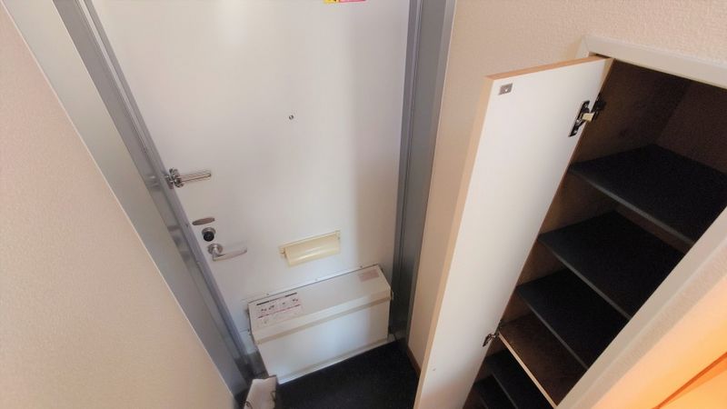 レオパレス駒ヶ根 玄関