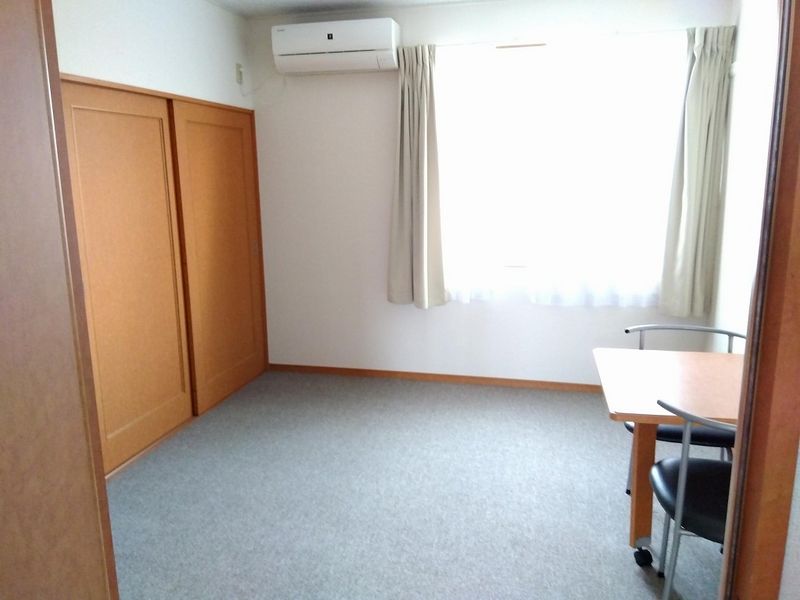 レオパレスエクレール鬼無 居間