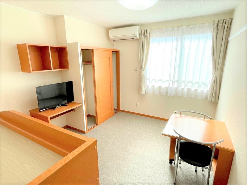 レオパレス平林 居間