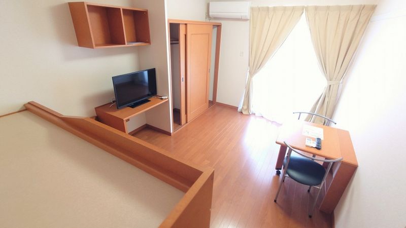 レオパレスラ・ティーダ 居間