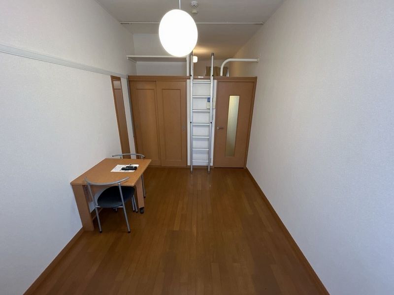 レオパレスラギ 居間