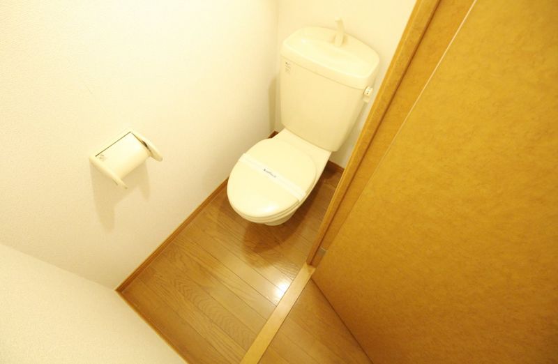 レオパレスふたかみ トイレ