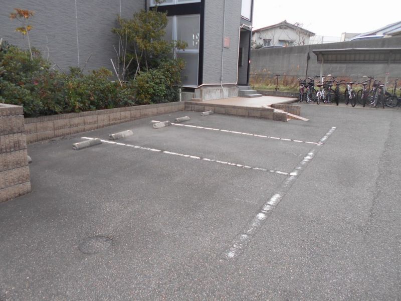 レオパレスぬったり 駐車場