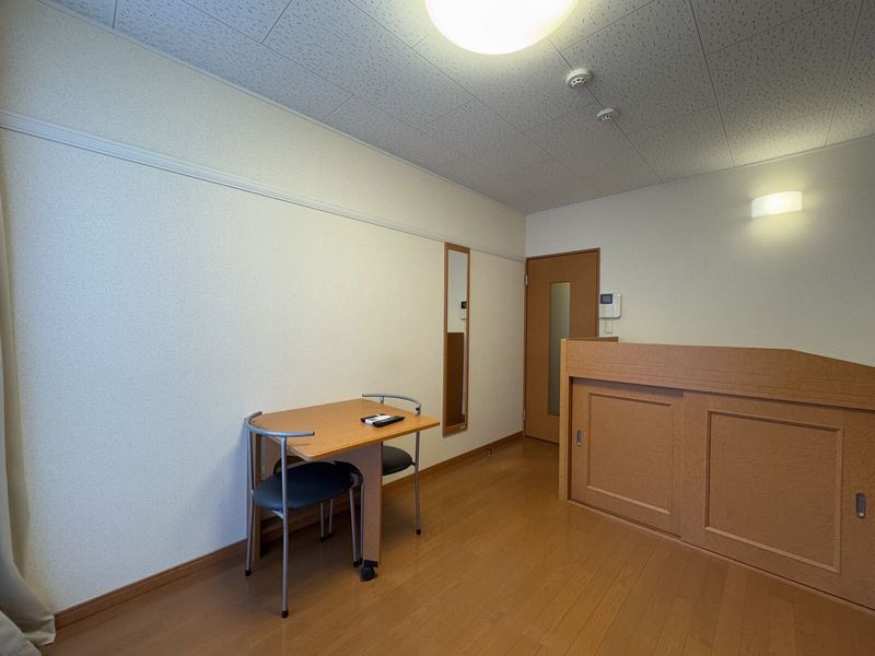 レオパレス隼Ⅱ 居間