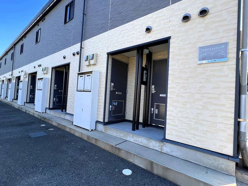 レオパレス北出島 エントランス