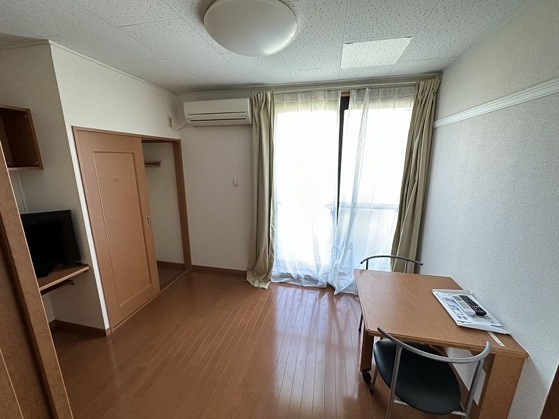 レオパレスら　べるでゅーら 居間