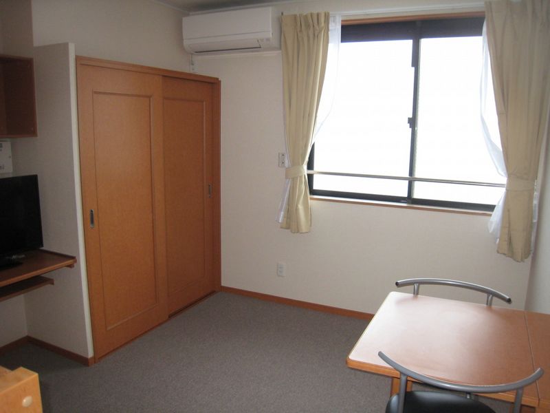 レオパレスシャイン 居間