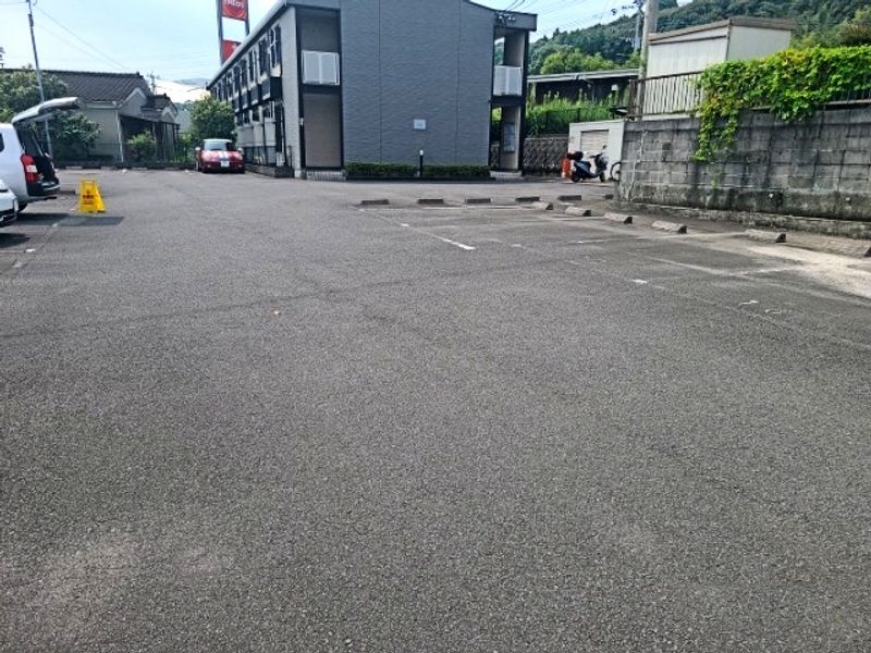 レオパレス高尾 駐車場