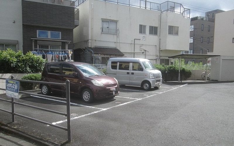 レオパレス志村屋 駐車場