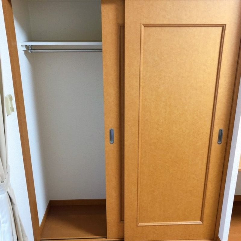 レオパレスいわしみず 収納