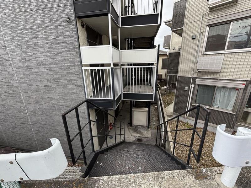 レオパレスルーエ六甲 エントランス