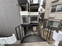 レオパレスルーエ六甲 エントランス