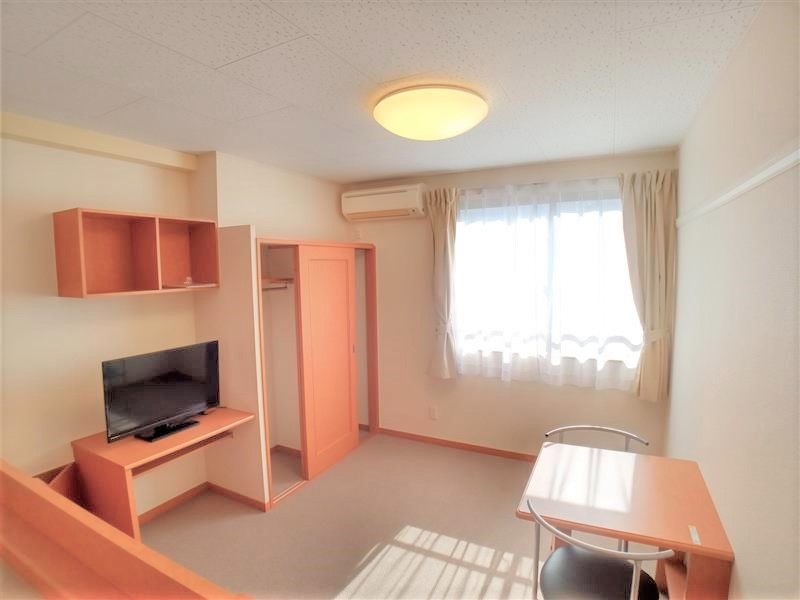 レオパレスキルシェ 居間