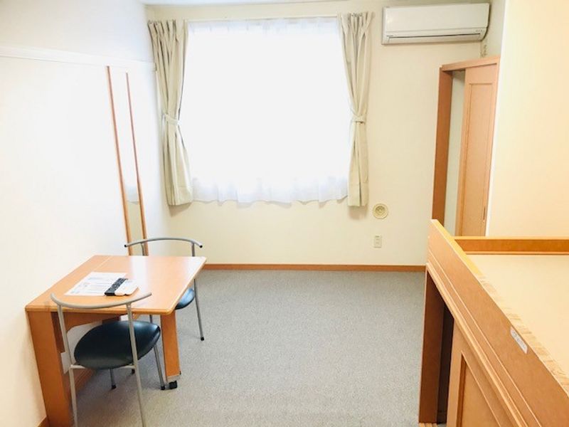 レオパレスカーサ　Ｔ 居間