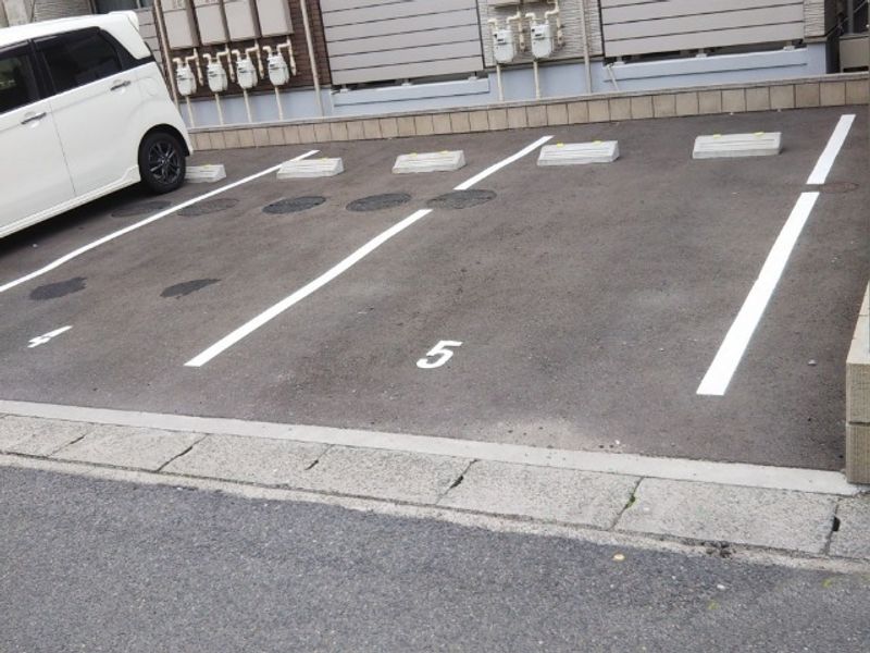 クレイノバーム 駐車場