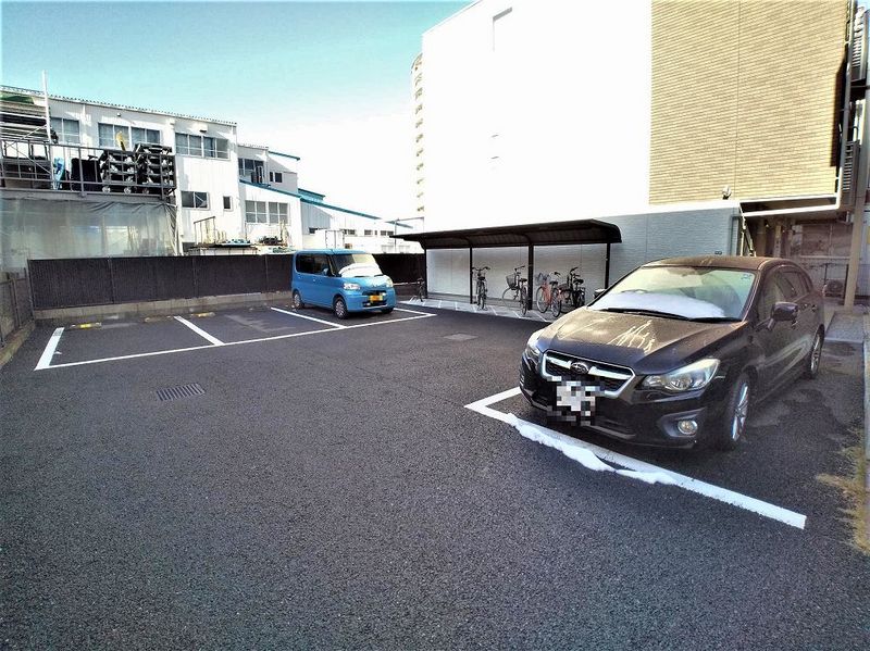 レオネクストマーレ蕨 駐車場