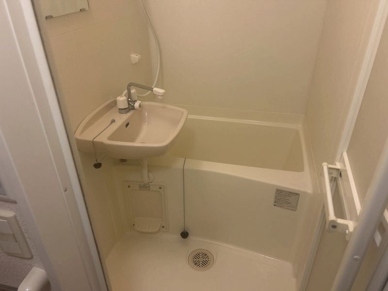 レオパレスラ　トゥサ 風呂