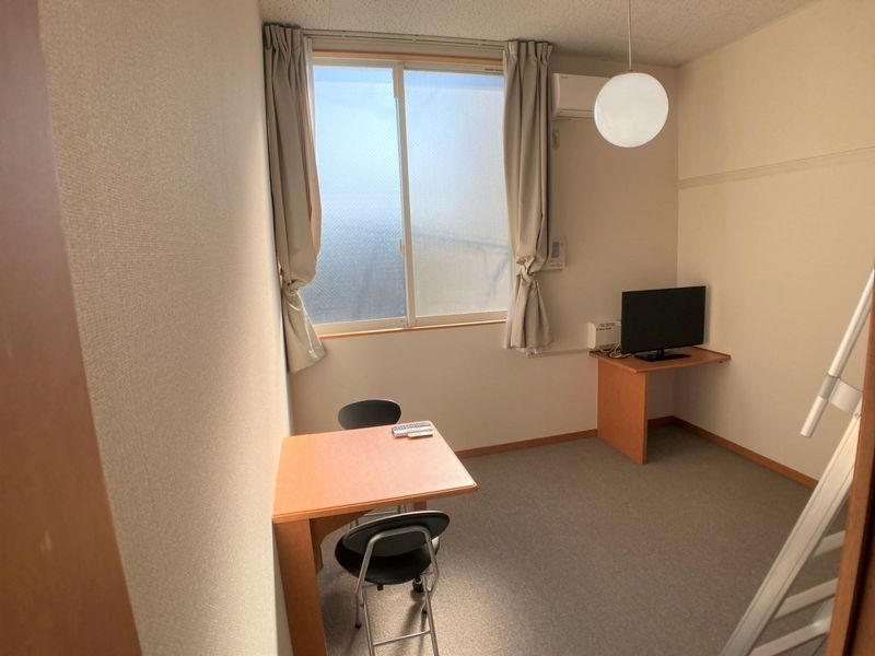 レオパレスしもあらた 居間