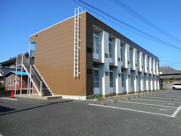 レオパレスレーブ 外観