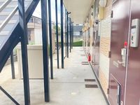 レオパレスパティオ仁川 エントランス