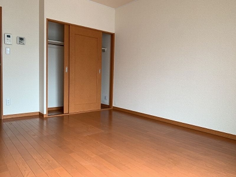 レオパレスルナ　ルミエール与野 居間