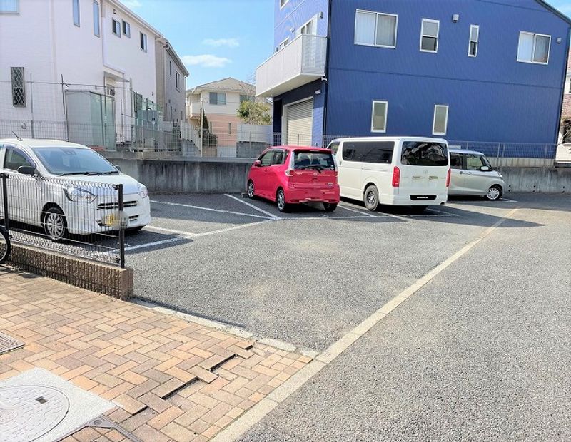 レオパレス道野辺北原 駐車場