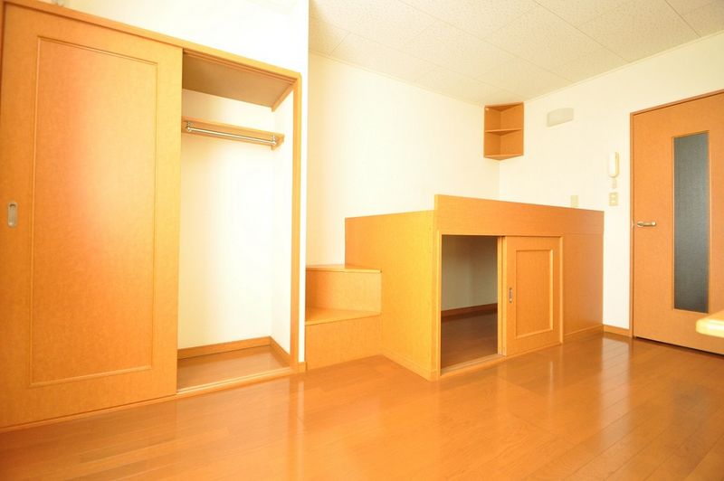 レオパレスロベリア 収納