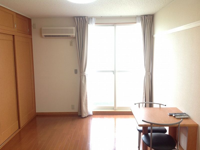 レオパレスＥａｓｔ　ａｕｋ　Ⅲ 居間
