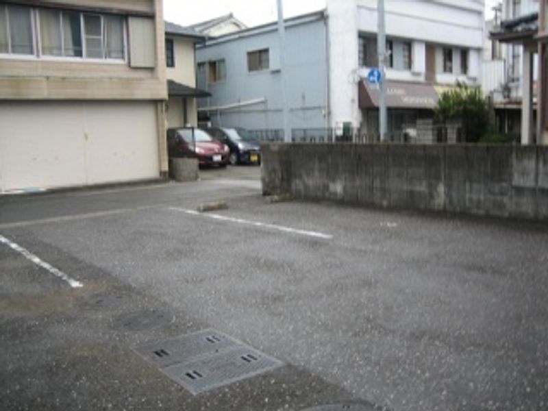 レオネクストＭＯＴＯＭＡＣＨＩ 駐車場