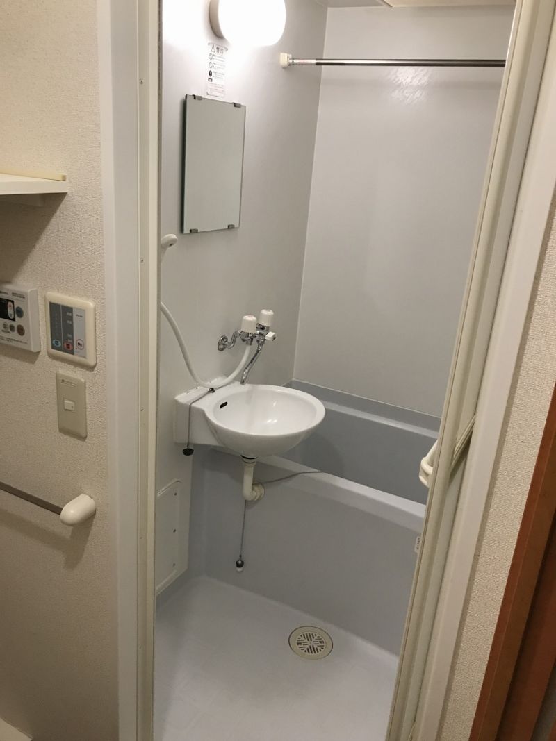 レオパレスカマン　オレイエ 風呂