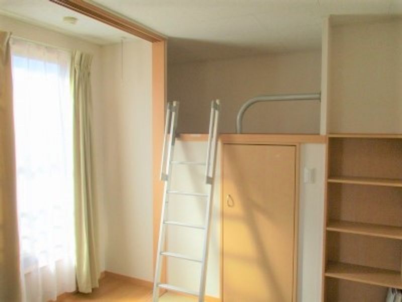 レオパレス稲荷前 寝室