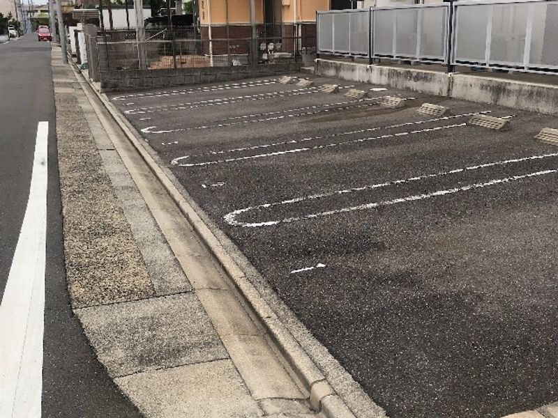 レオパレス豊第２ 駐車場