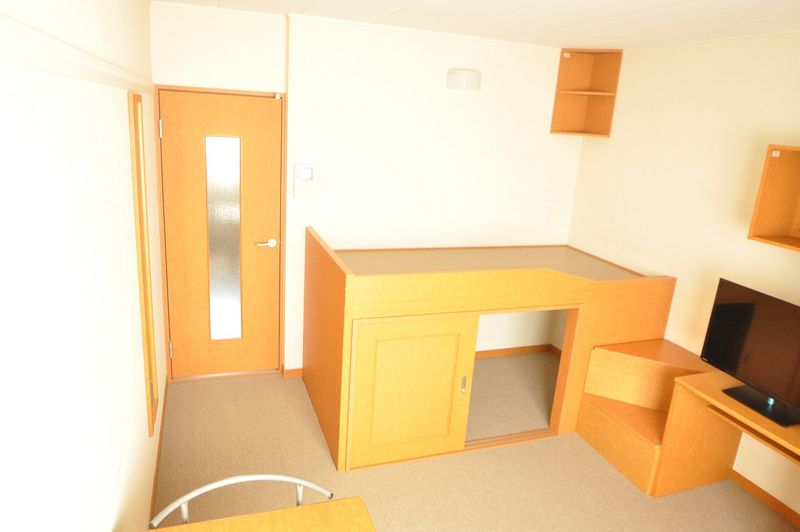 レオパレス歌の森 居間