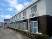 レオパレスウッド 駐車場