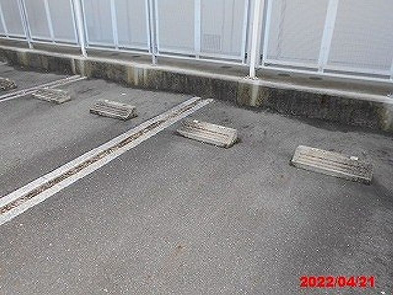 レオパレスライフワン 駐車場