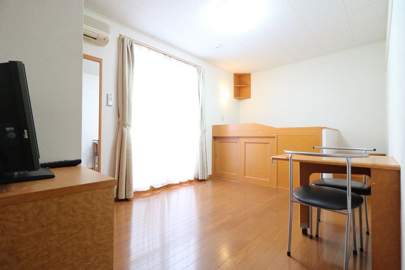 レオパレスＨＯＲＴＯＮ 居間