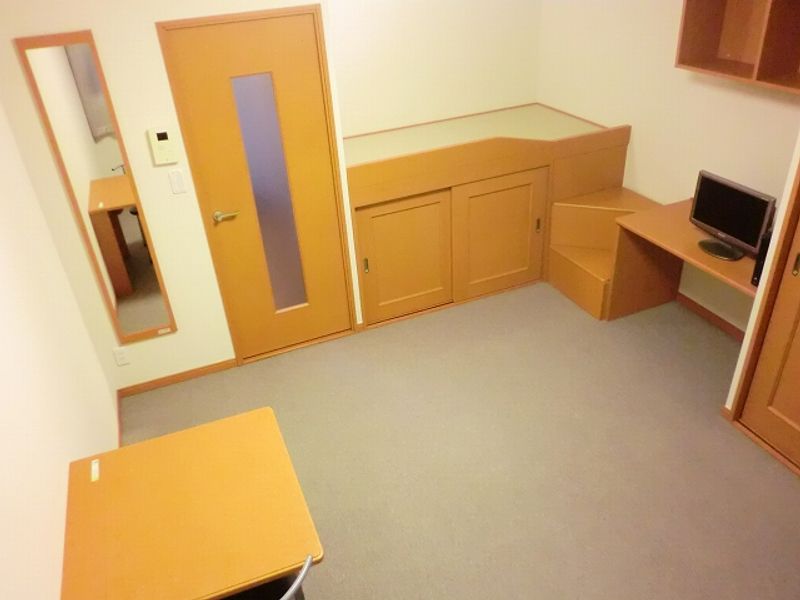 レオパレス関口 居間