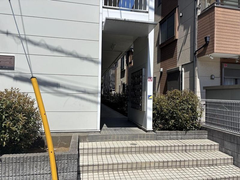 レオパレス中宗岡 エントランス