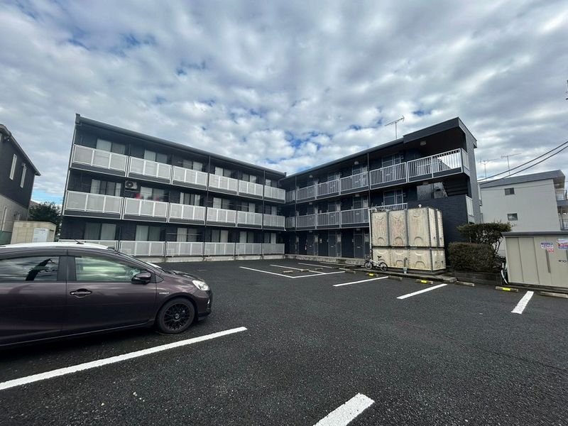 レオパレスフローラ小山 外観