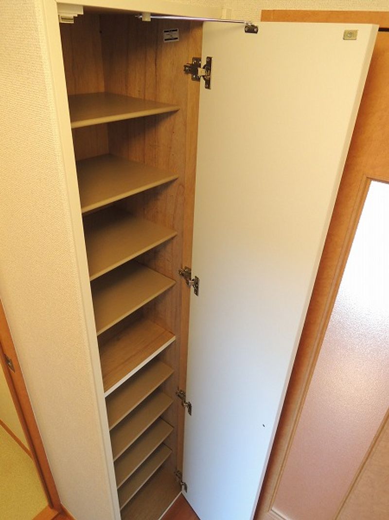 レオパレスエスペランザ 玄関